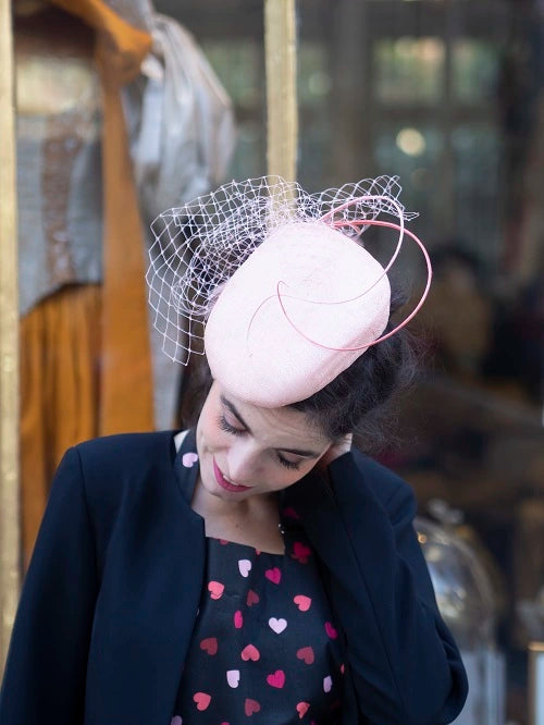 Bibi de couleur rose dragee en sisal