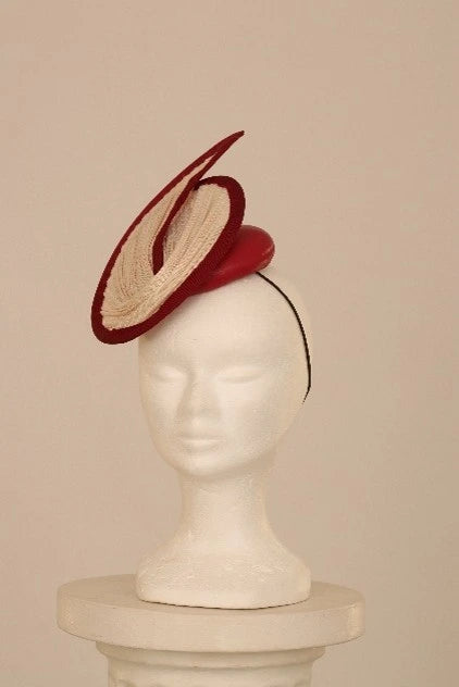 Chapeau Bibi en buntal de couleur blanche et bordeaux