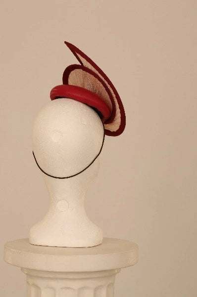 Chapeau Bibi en buntal de couleur blanche et bordeaux