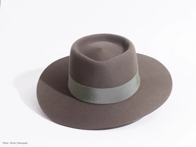 Fedora couleur taupe